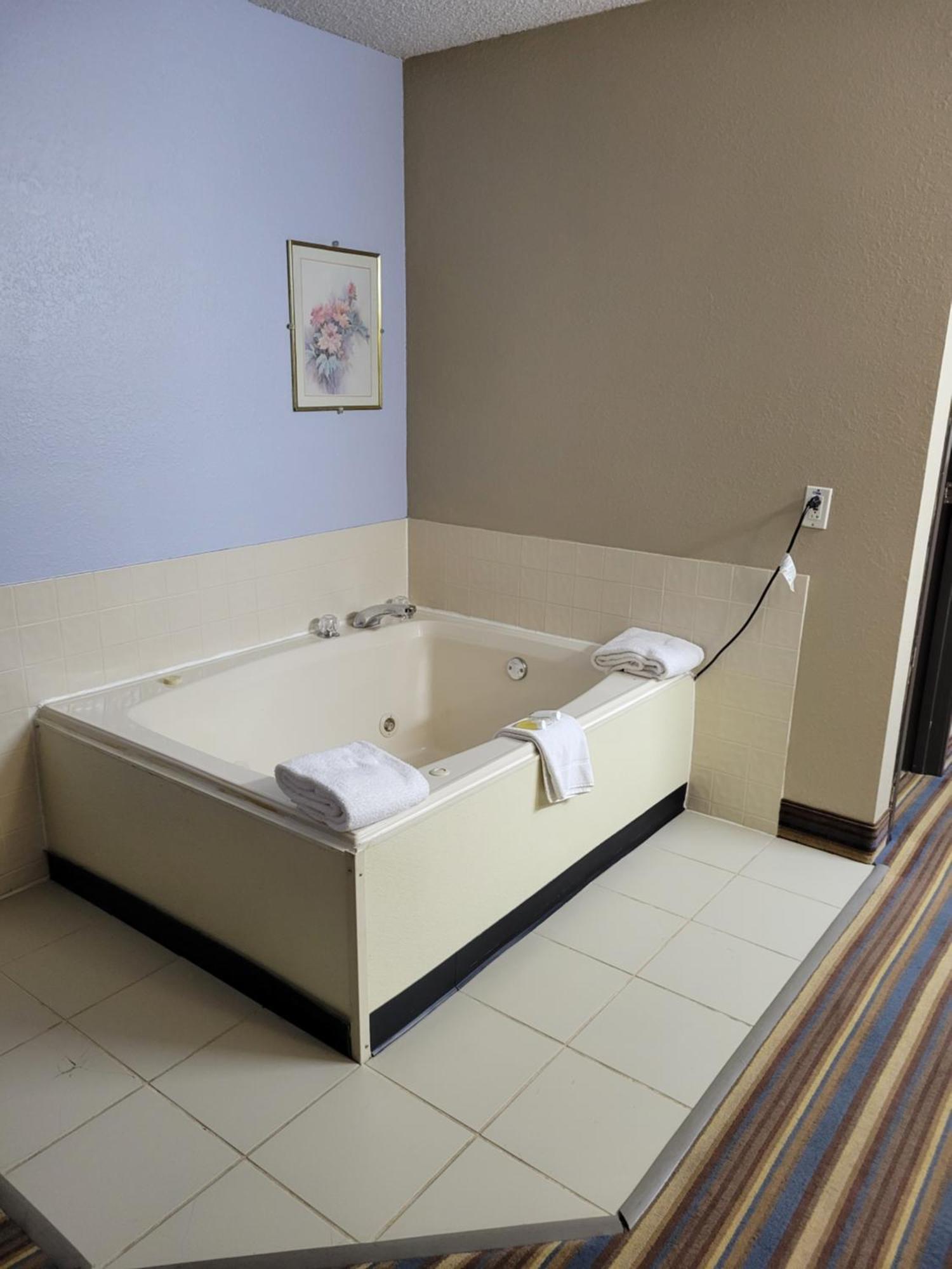 Super 8 By Wyndham Hotel Sullivan